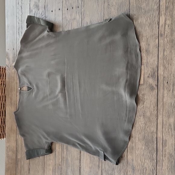 Doe & Rae Olive Green Blouse Size Medium - Picture 5 of 11